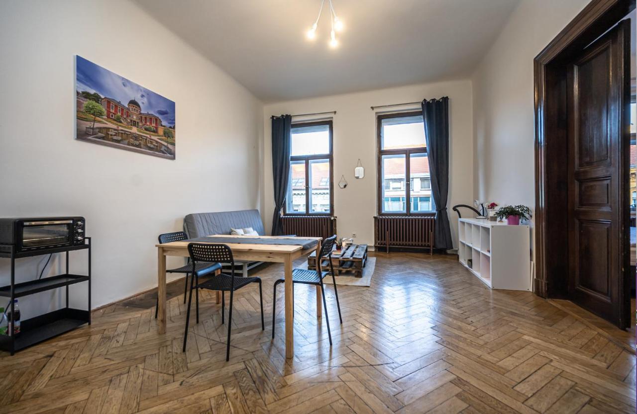 Legerova Apartments براغ المظهر الخارجي الصورة