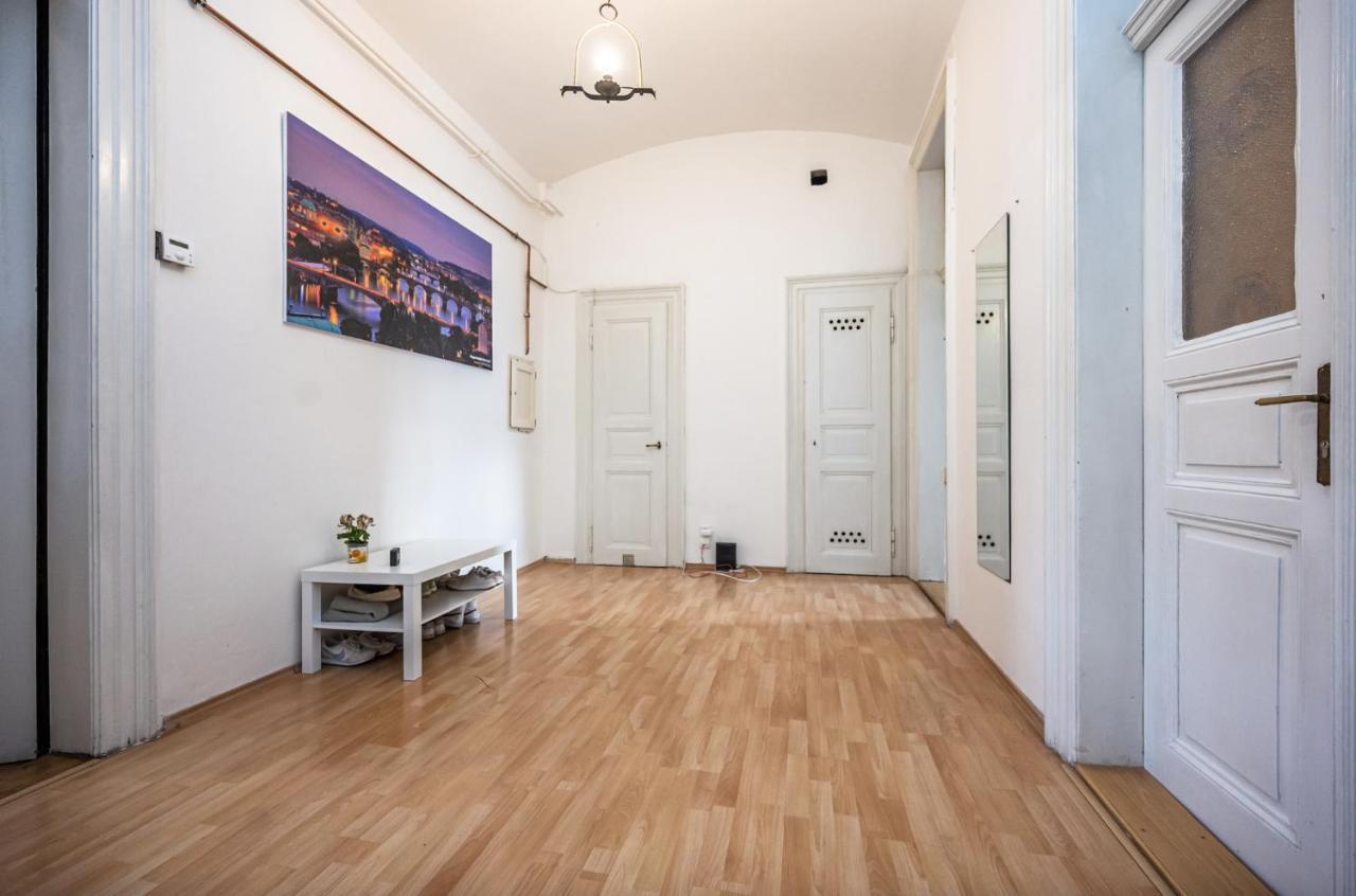 Legerova Apartments براغ المظهر الخارجي الصورة