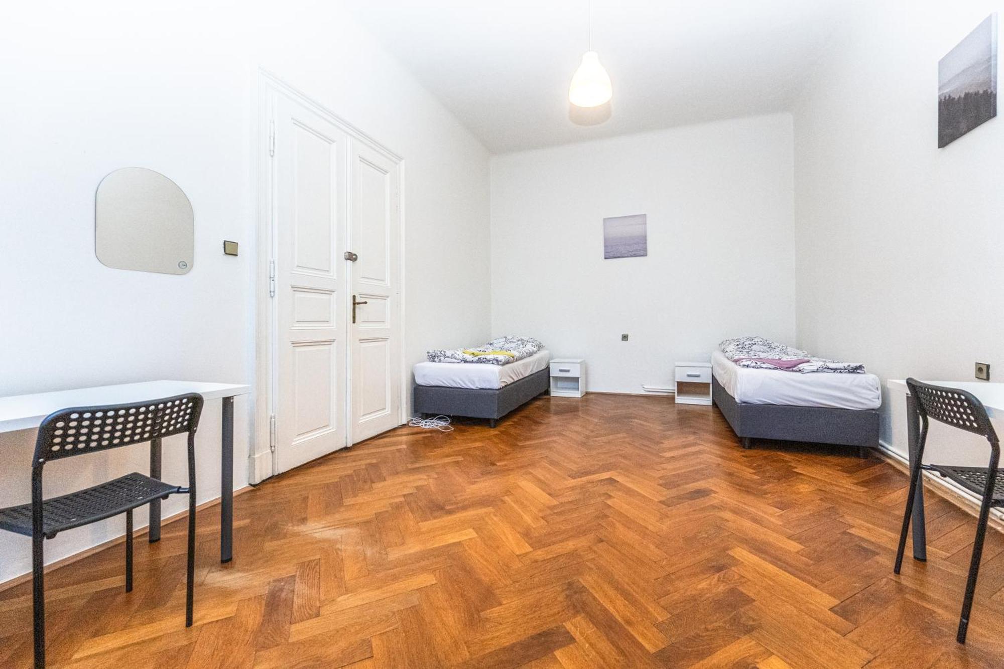 Legerova Apartments براغ المظهر الخارجي الصورة